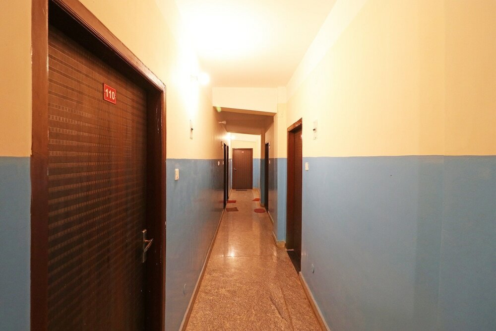 Фото Oyo 4979 Prabha Palace Lodge