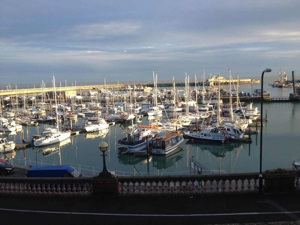 Фото отеля 3