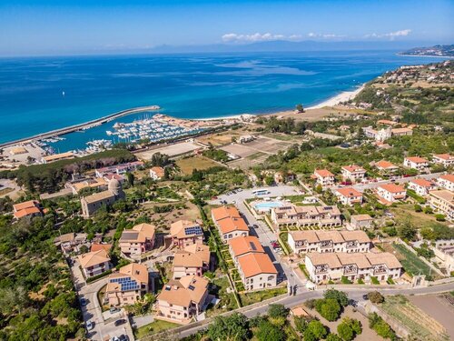 Внешний вид отеля Sentido Michelizia Tropea Resort в Тропее, фото 2