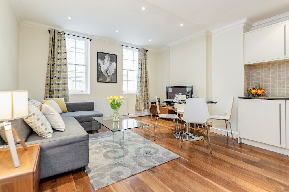 Фото Spectacular Strand Two Bed Apartment