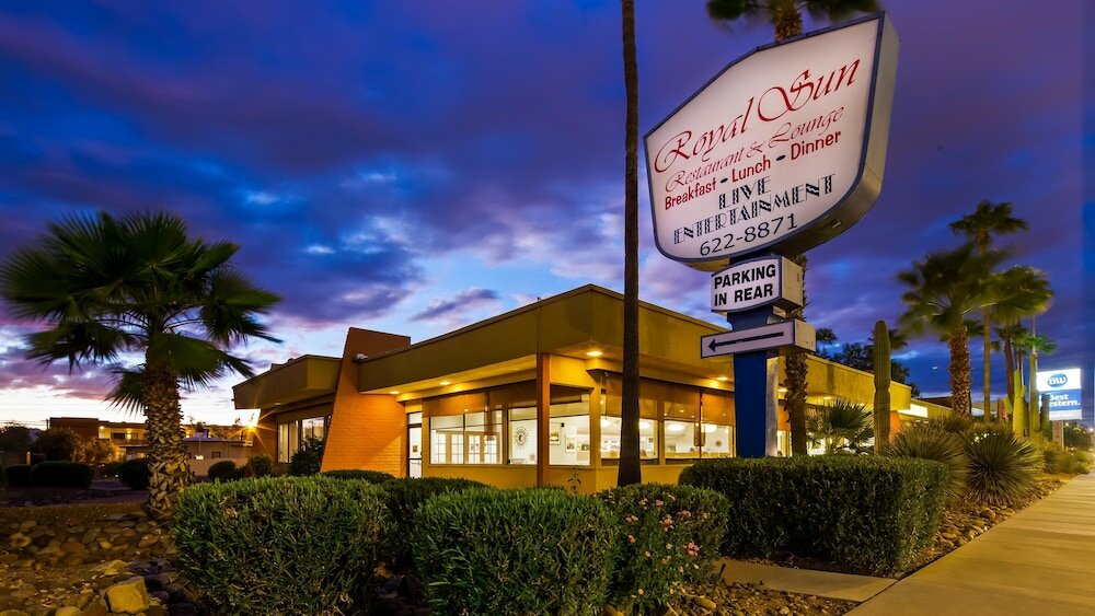 Фото Best Western Royal Sun Inn & Suites