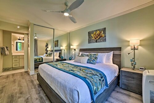 Гостиница Chic West Maui Condo w Pool - Walk to Beach!