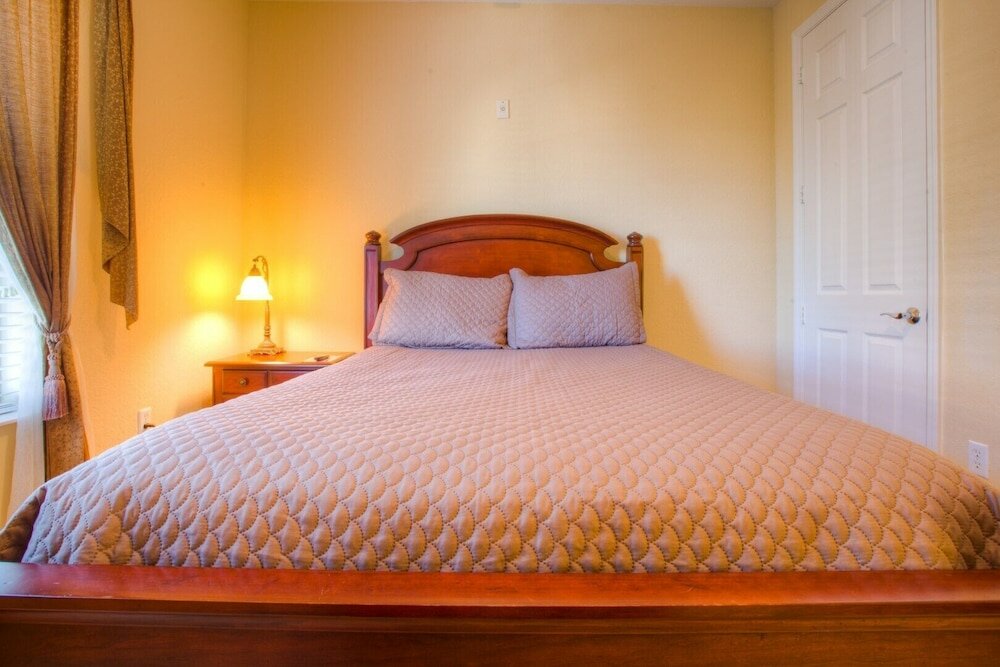 Фото Lovely Third-floor Vista Cay Resort Condo!