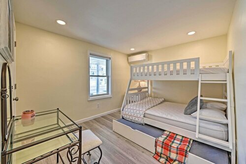 Гостиница Seaside Wildwood Haven: Walk to Boardwalk/beach!