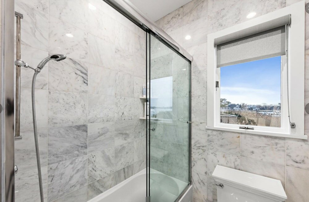 Фото Monmouth Beach 4br Villa on the Water