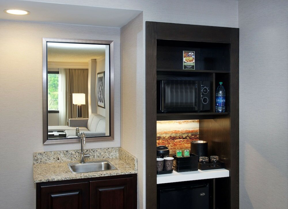 Фото Embassy Suites by Hilton Portland Washington Square