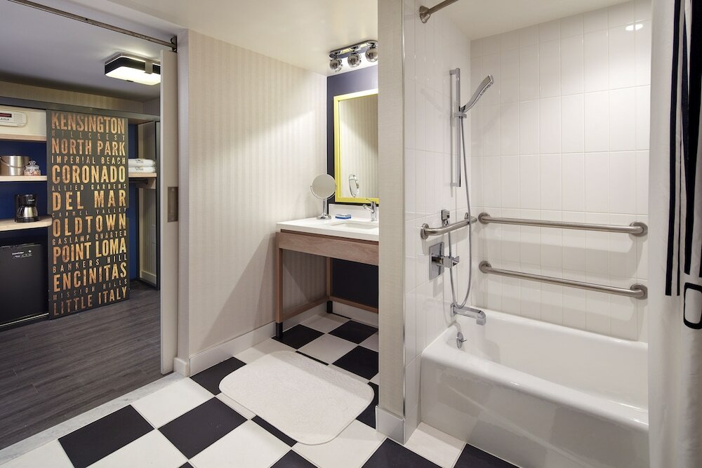 Фото The Bristol Hotel San Diego