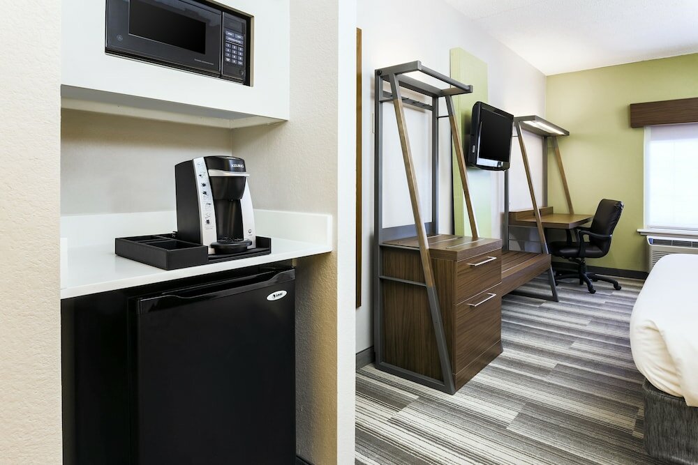 Фото Holiday Inn Express Philadelphia Ne - Langhorne, an Ihg Hotel