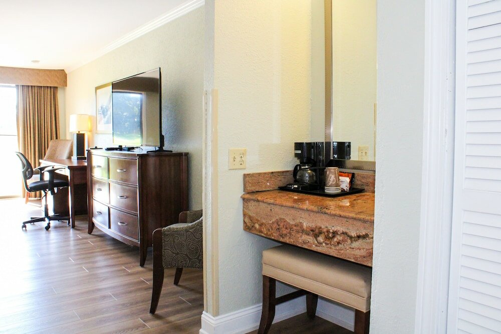 Фото Cape Cod Irish Village