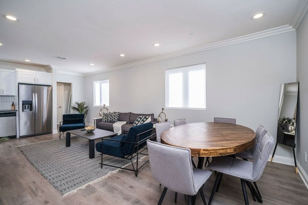 Фото Brand New Modern Luxury 3bdr Townhome In Silver Lake