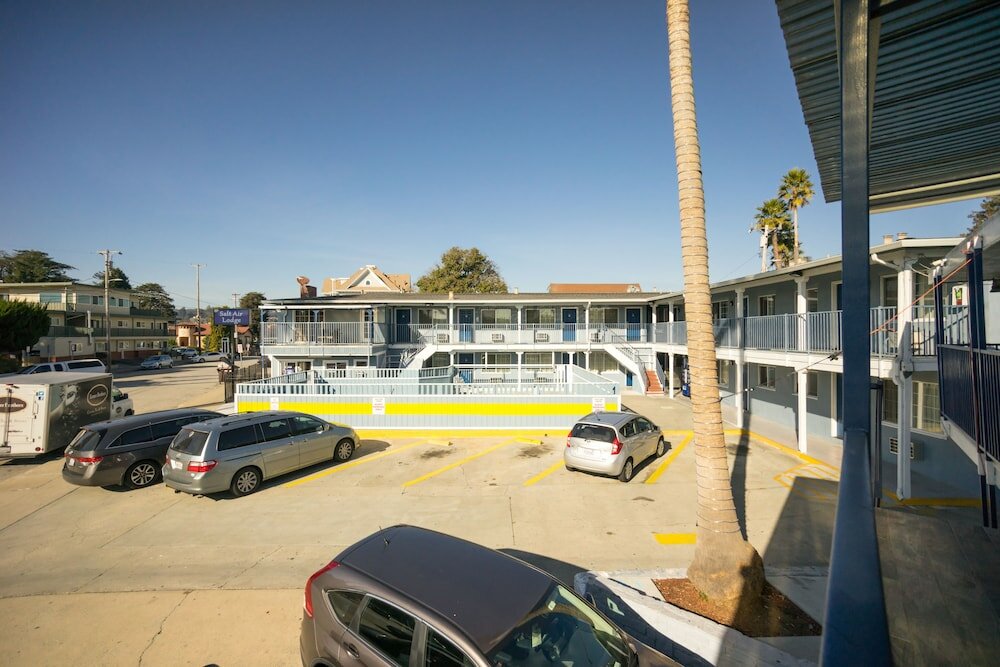 Фото Knights Inn Santa Cruz