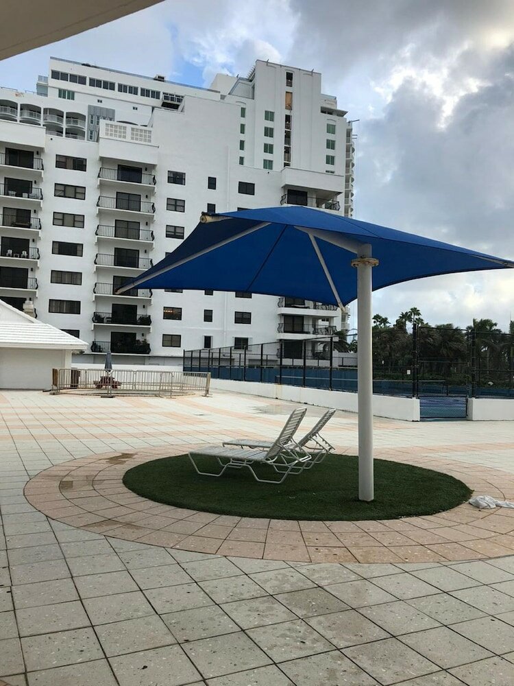 Фото Miami Beach Castle by the Ocean