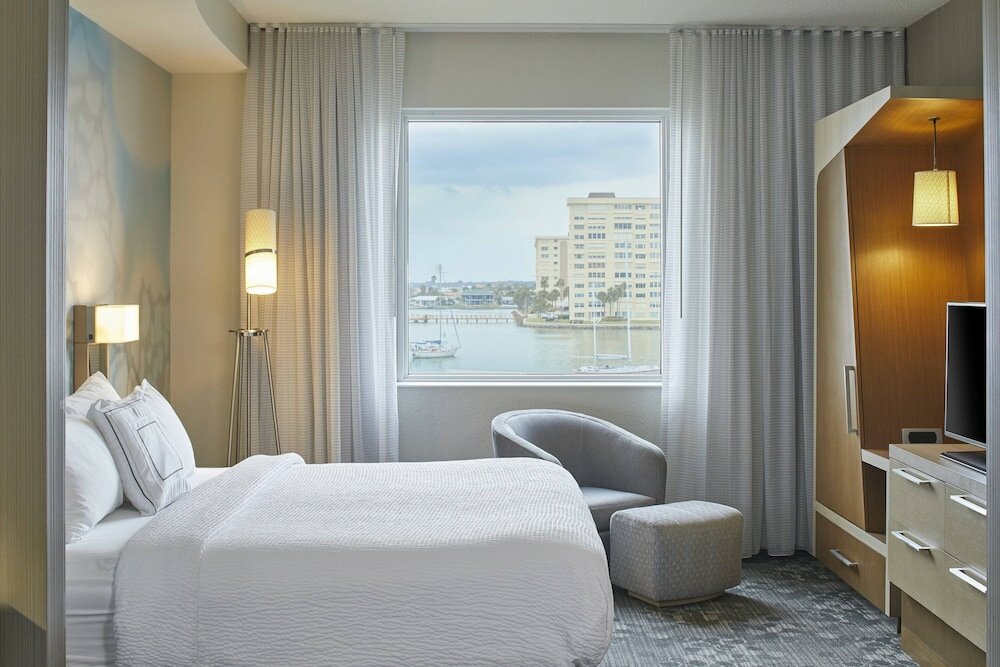 Фото Courtyard St. Petersburg Clearwater/Madeira Beach