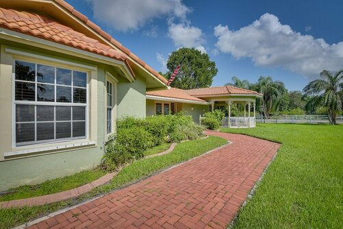 Гостиница Florida Escape w Pool ~ 16 Mi to Fort Lauderdale! в Плантейшене