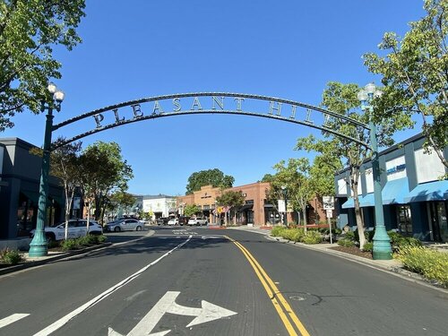 Гостиница Sun Valley Inn в Уолнат-Крике