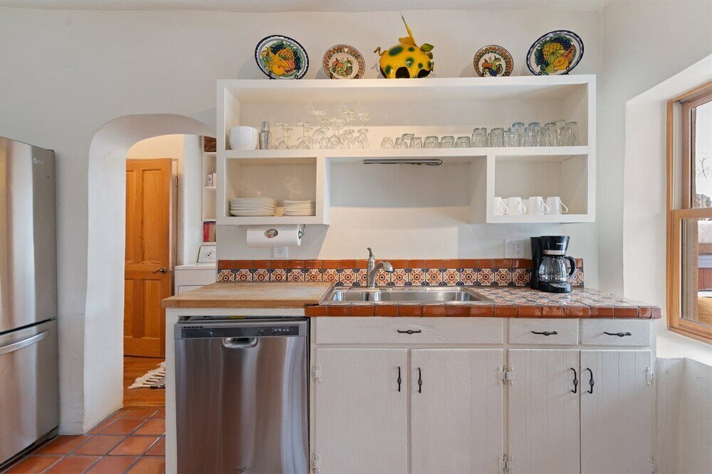 Фото Tecolote - Authentic Home Right Next to The Plaza, Hot Tub, Roof Deck