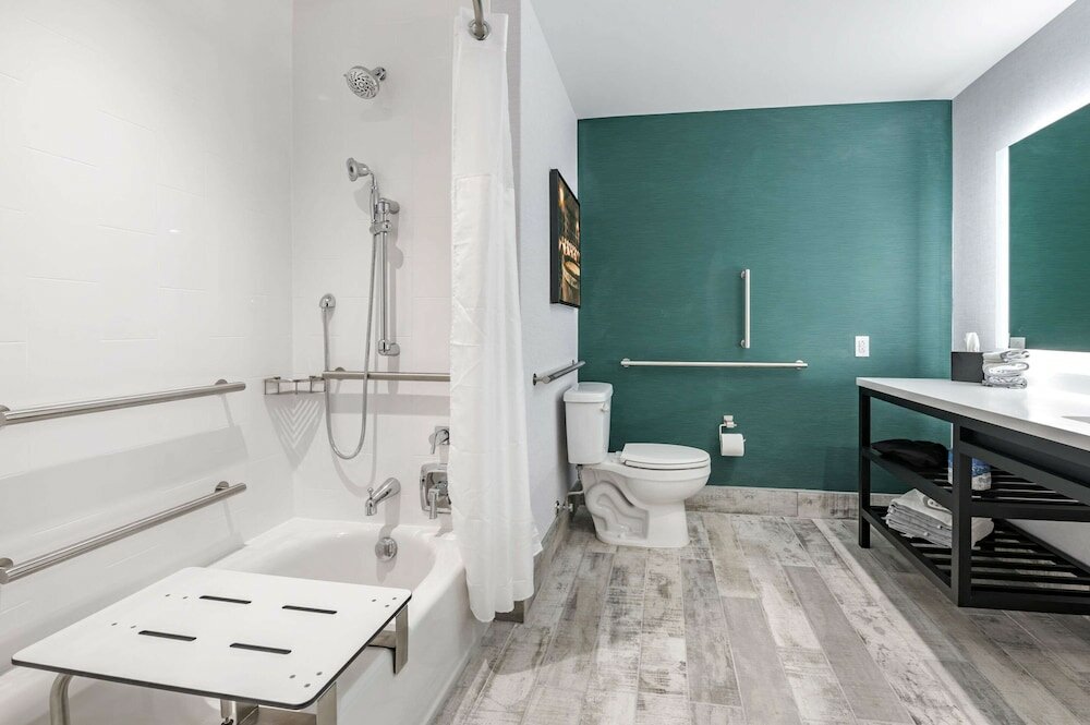 Фото Cambria Hotel Waco Univ Riverfront