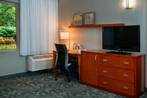 Гостиница Courtyard by Marriott Portland Tigard в Лейк Освего