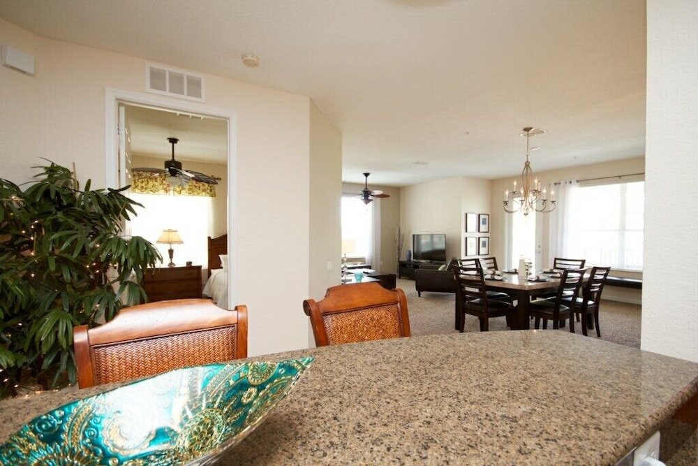 Фото Island Breeze Lake View 3 Bedroom Condo by Redawning