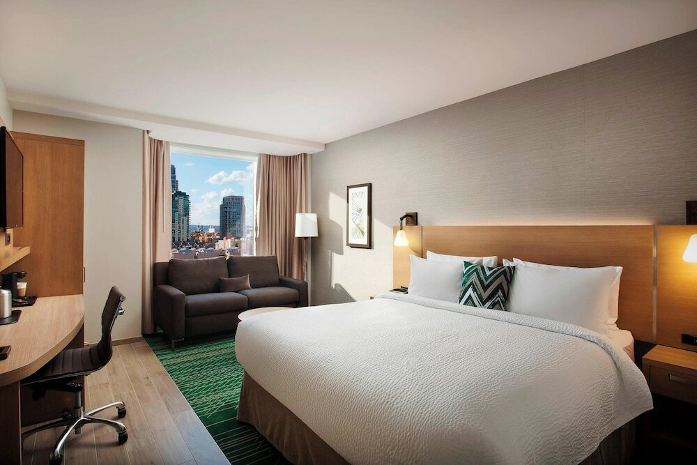 Фото Courtyard by Marriott San Diego Gaslamp/Convention Center