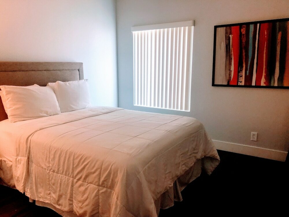 Фото Westwood La Executive Rentals