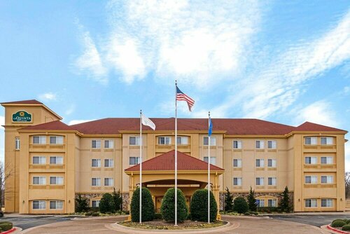 Гостиница La Quinta Inn & Suites by Wyndham Stillwater-University Area