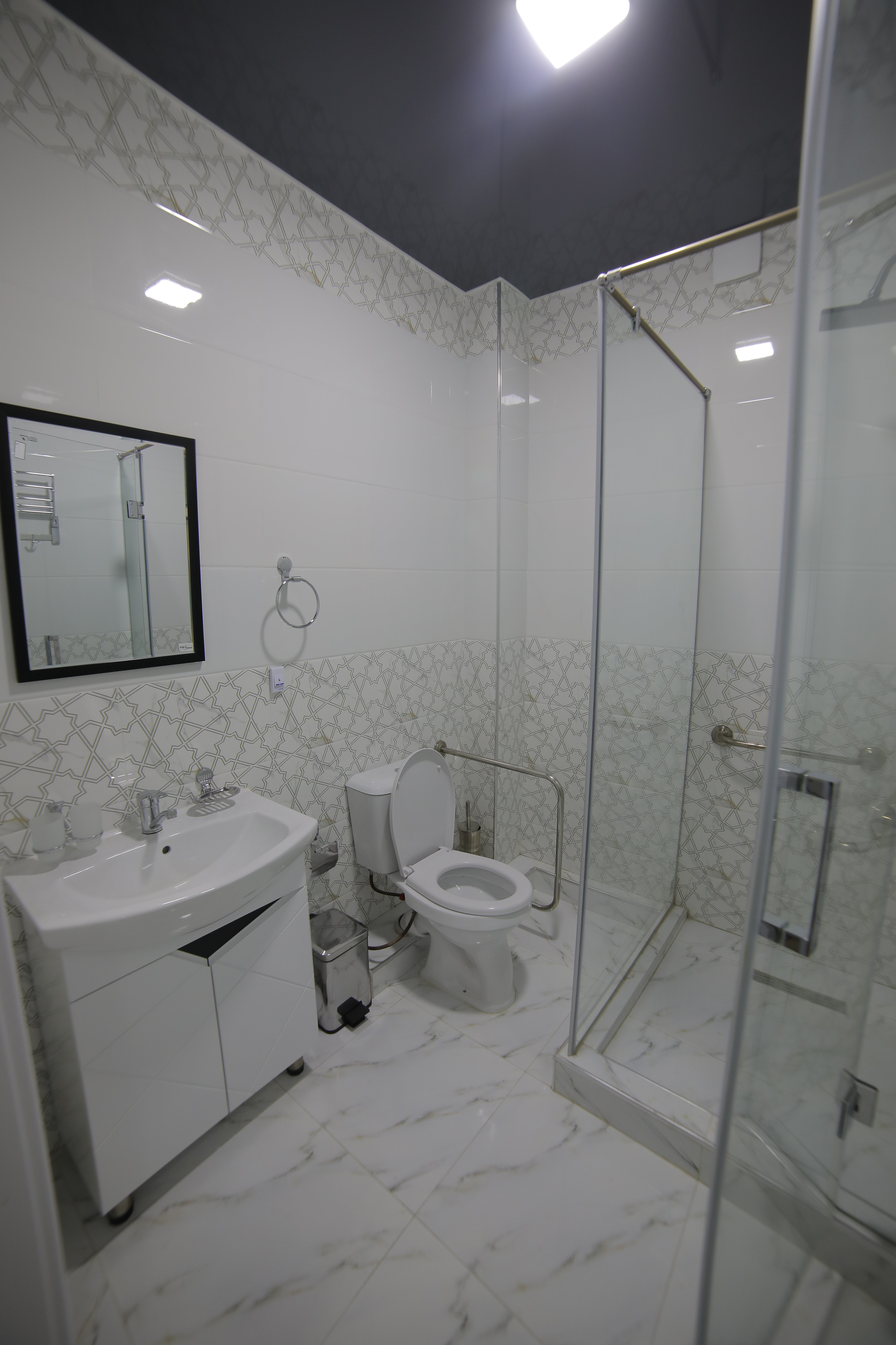 Фото Bibihojar Hotel