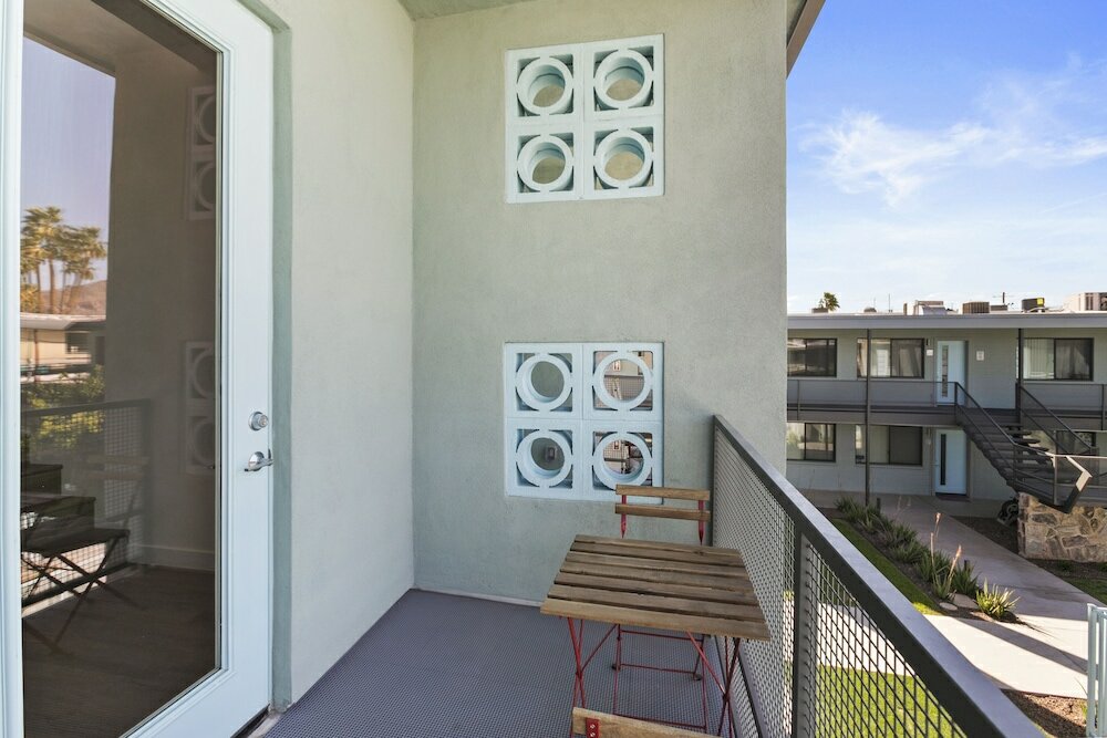 Фото Primo Old Town Location with Heated Pool