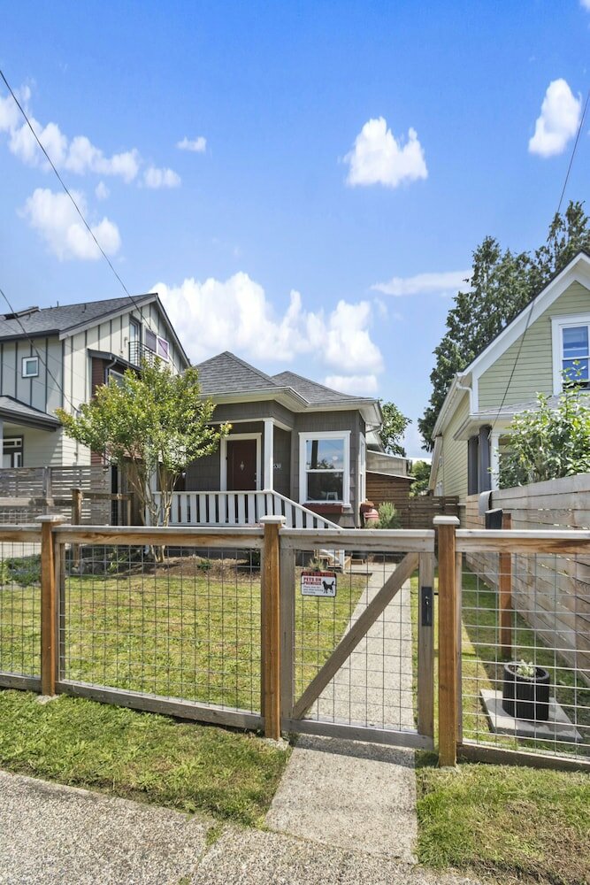 Фото Ballard Bungalow - Walk to Dt Ballard/Water