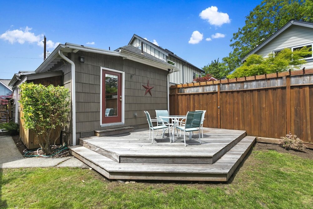 Фото Ballard Bungalow - Walk to Dt Ballard/Water