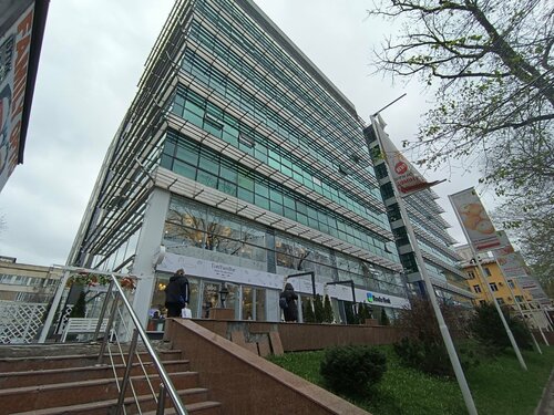 Әйелімнің кеудесі түсіп қалды