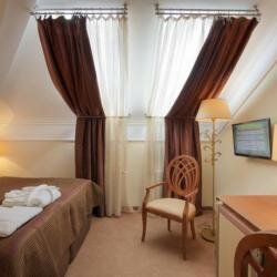 Гостиница Двор Подзноева, главный корпус в Псковской области