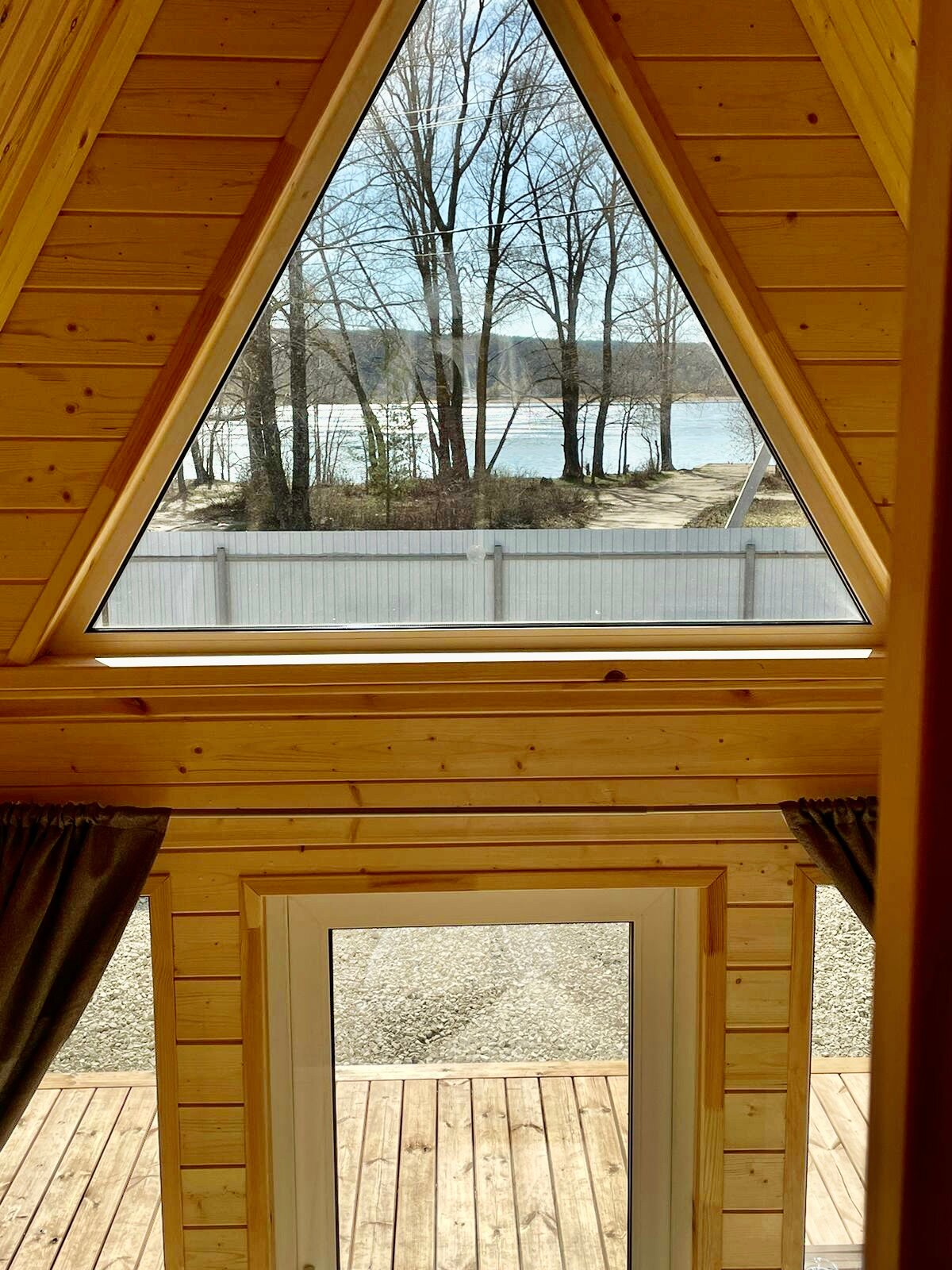 Фото Дом у реки