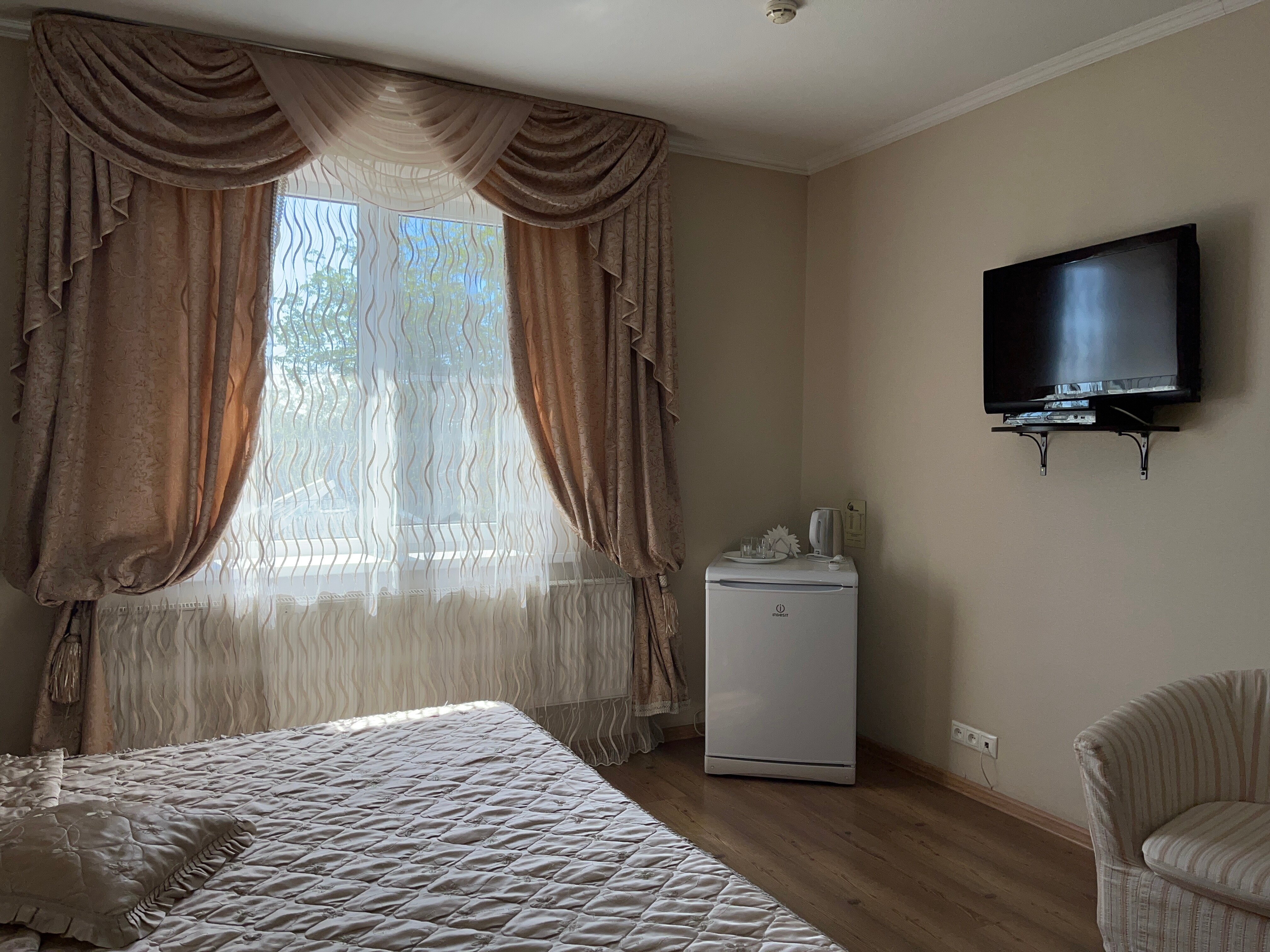 Фото отеля 2