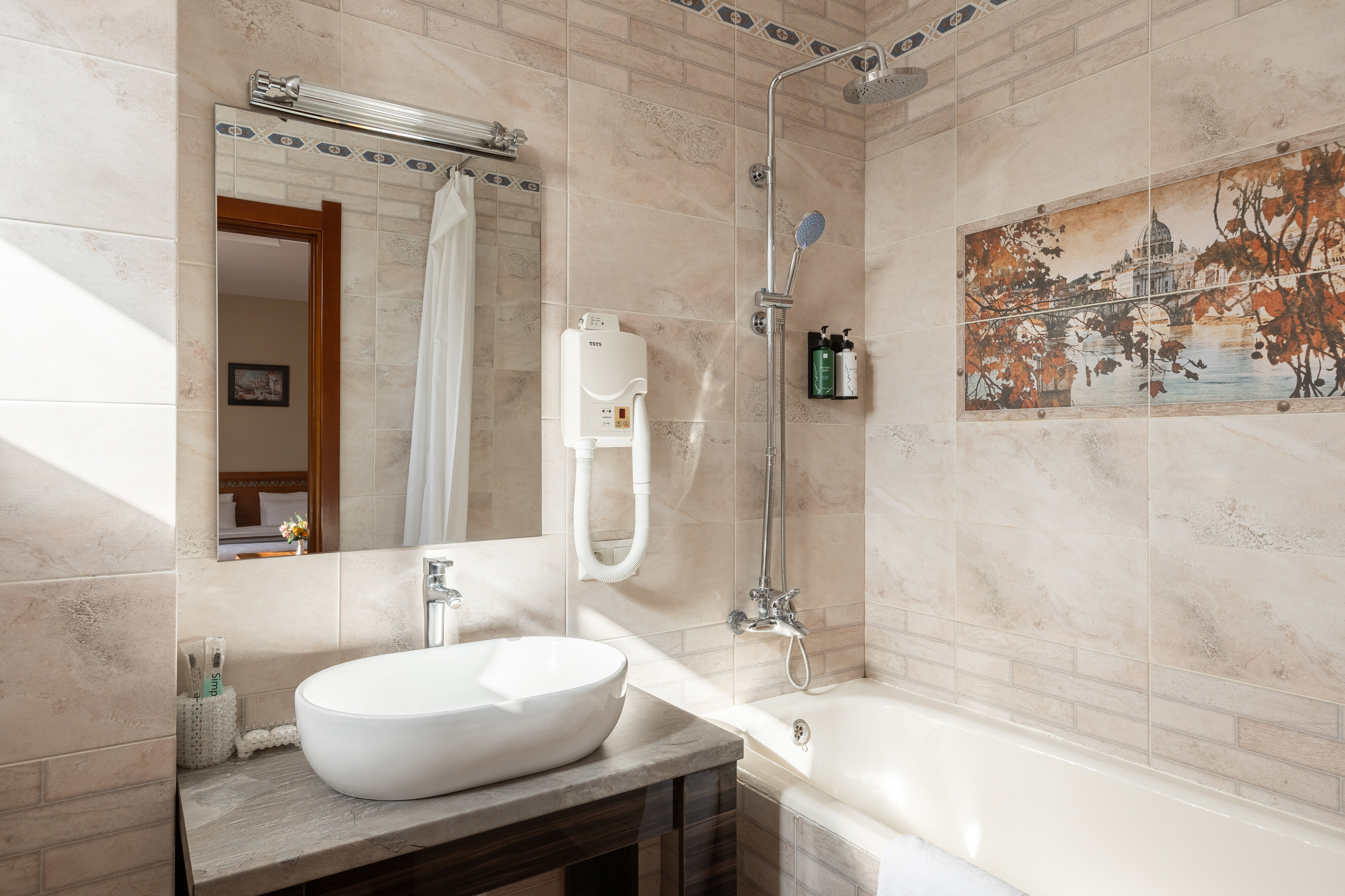 Фото Soluxe Bishkek Hotel