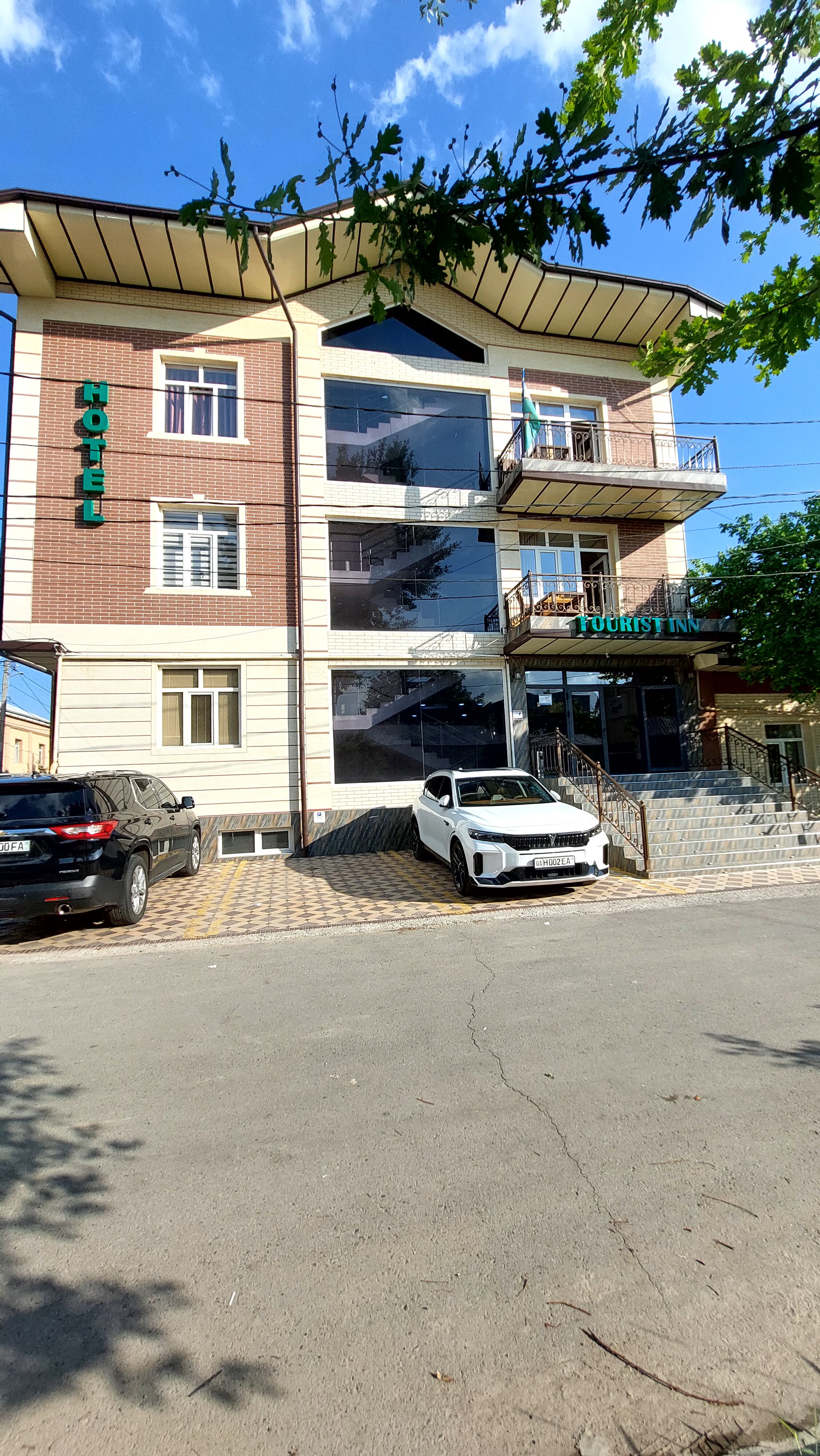 Фото Tourist Inn Hotel