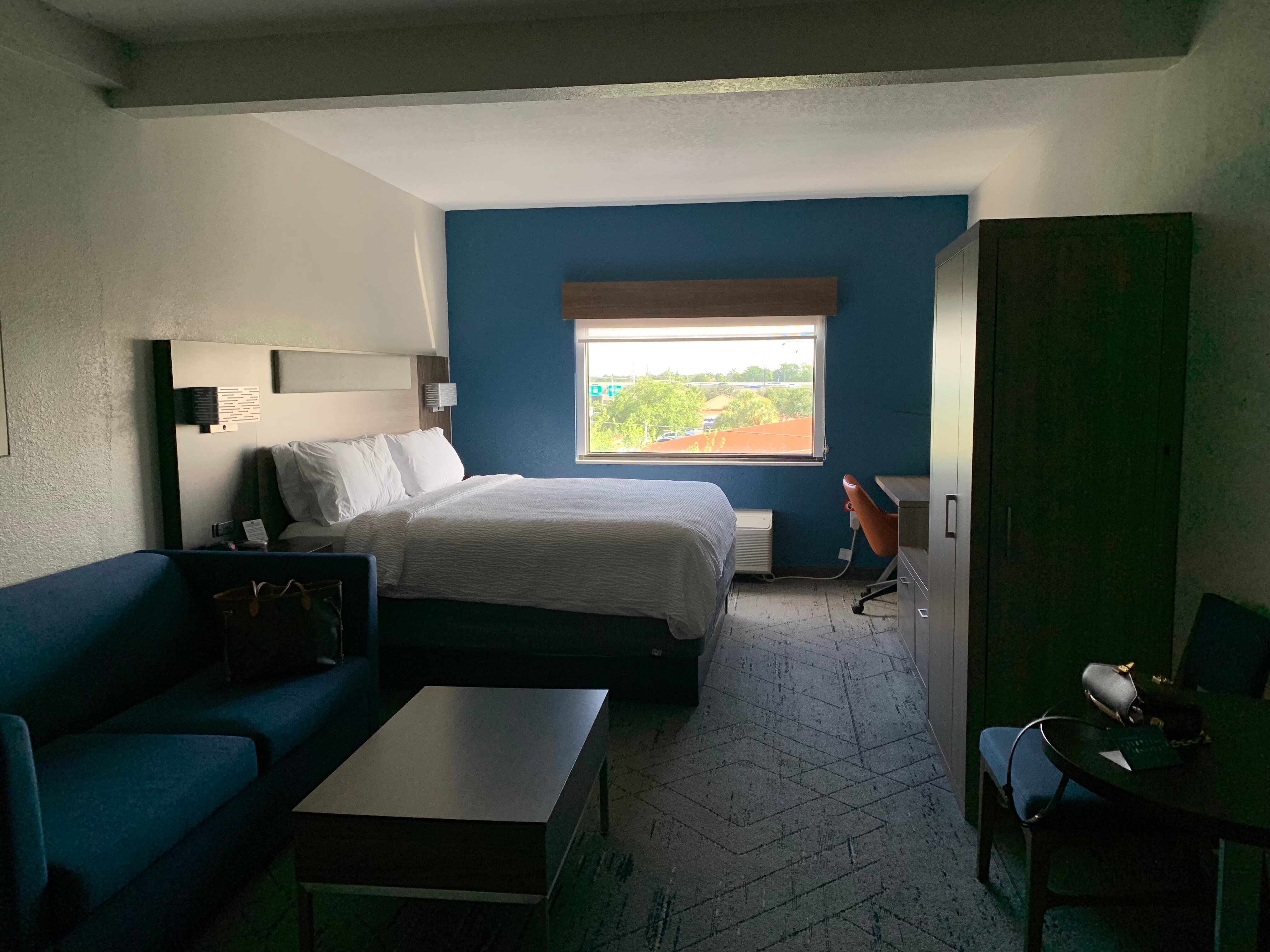 Фото Holiday Inn Express Ft. Lauderdale Cruise-Airport, an Ihg Hotel