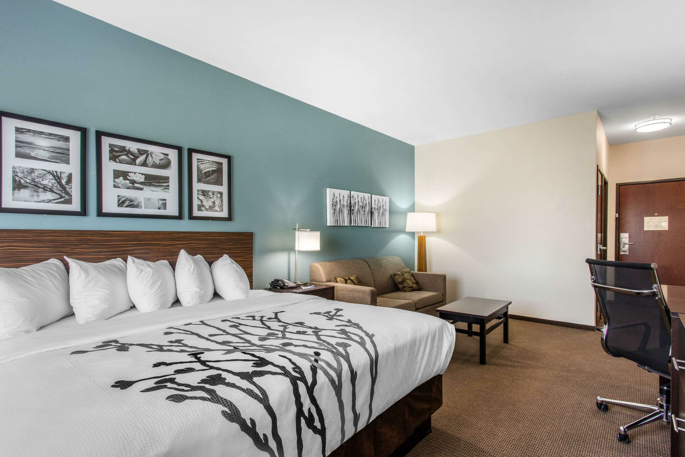 Фото Mainstay Suites