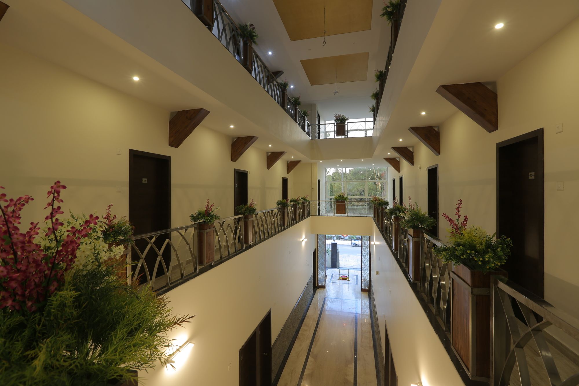 Фото Hotel Samrat