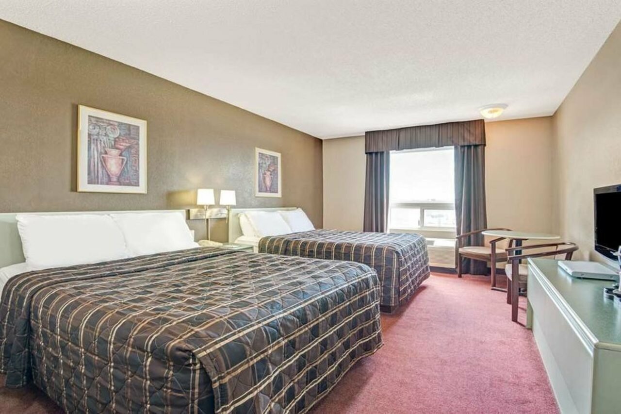 Фото Four Points by Sheraton Vaughan