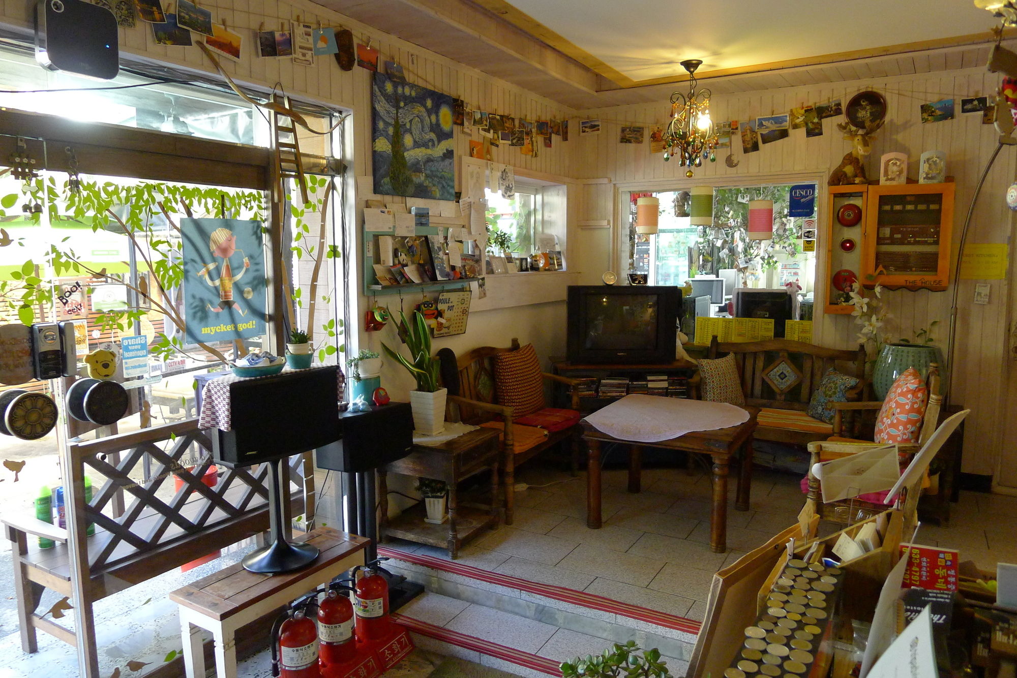 Фото The House Hostel