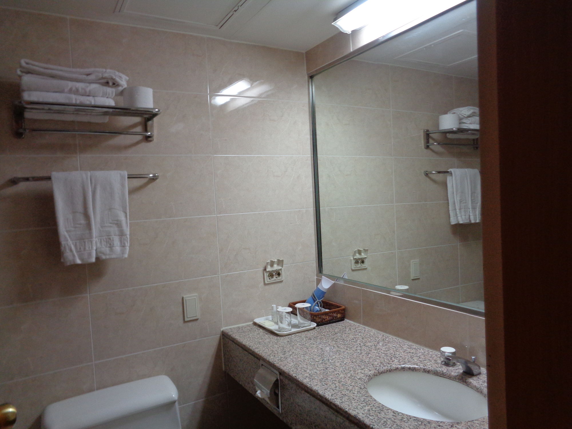 Фото Legend Hotel