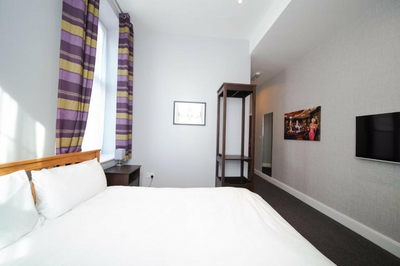 Фото Oyo The Arch, Wembly Stadium