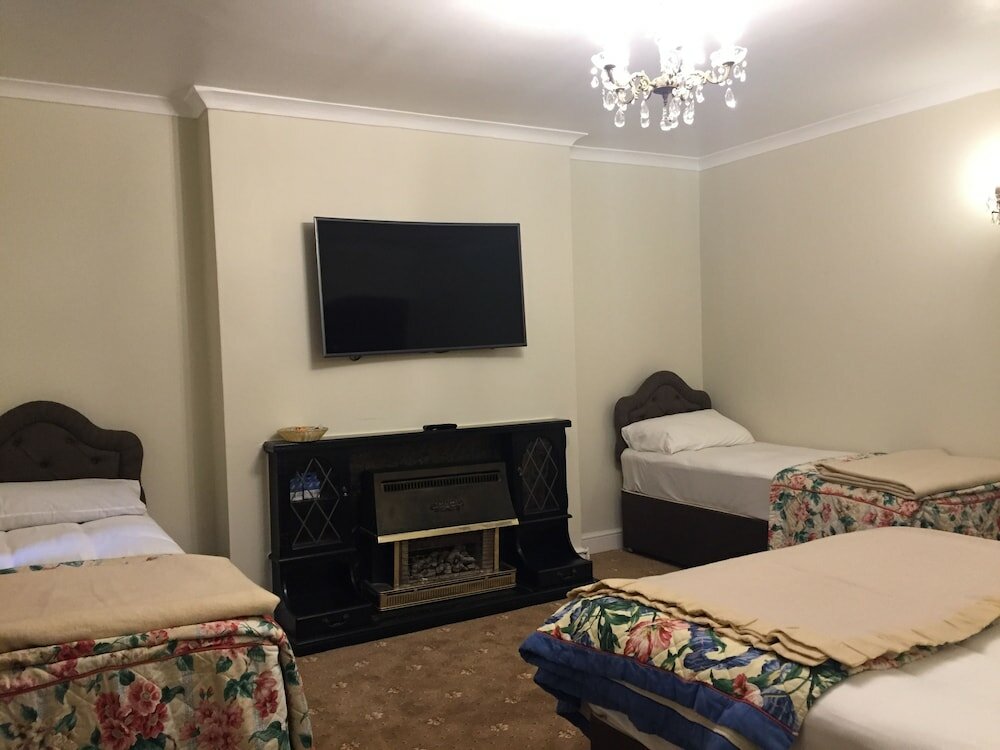 Фото Albany Hotel