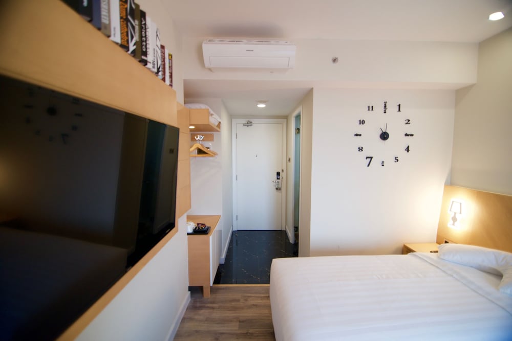 Фото Verse Luxe Hotel Wahid Hasyim