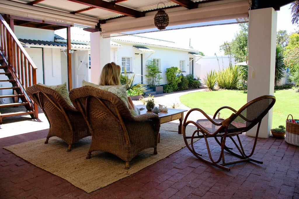 Hotel Whispering Oaks, George, photo