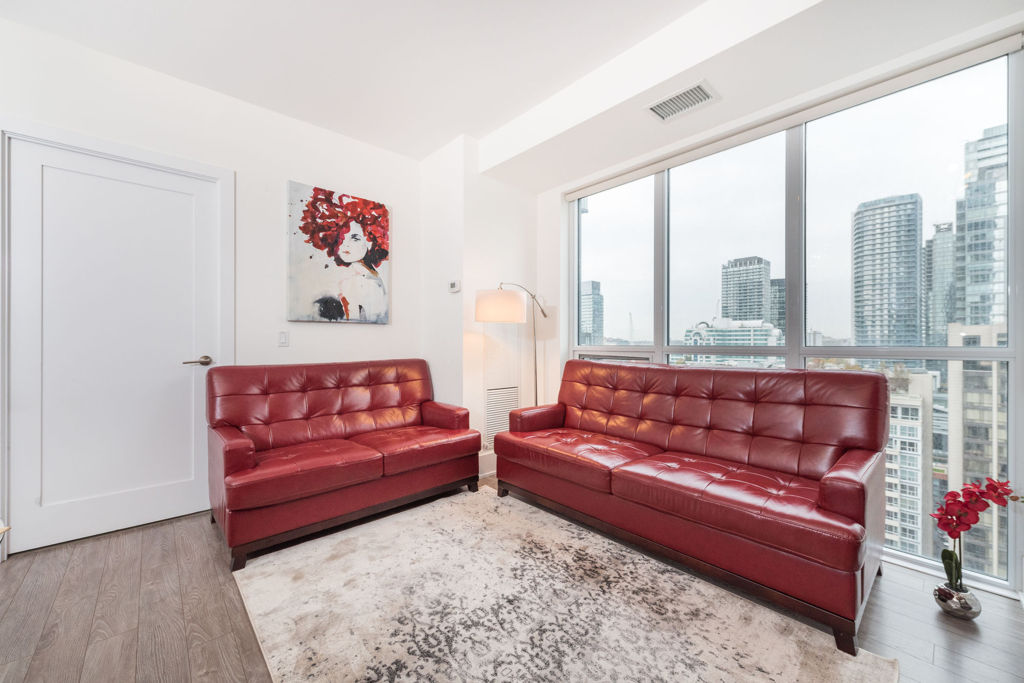 Фото Grand Royal Condos - Cn Tower