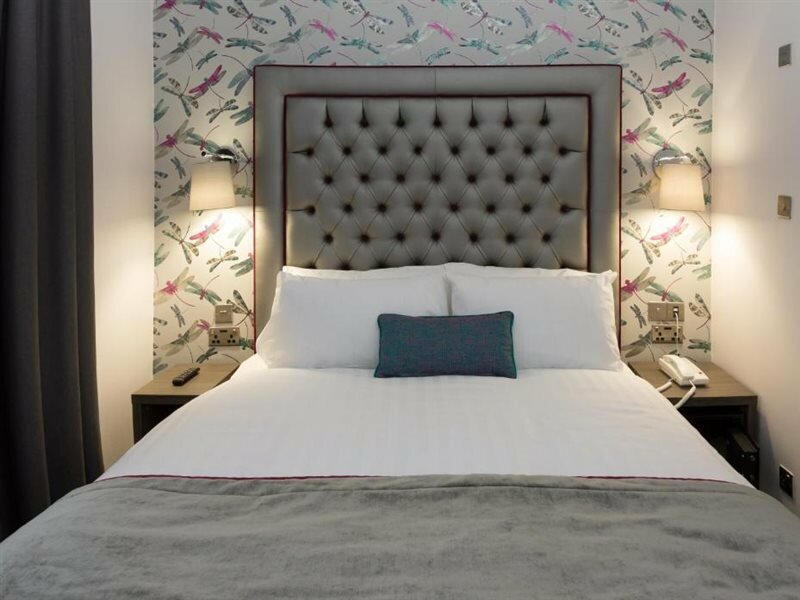 Фото The Beverley Hotel