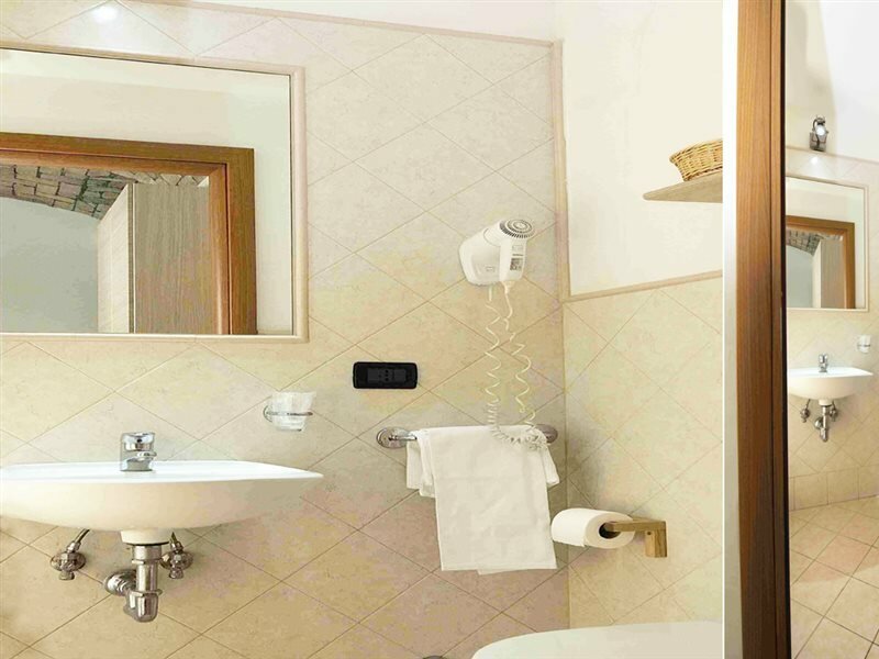 Фото Hotel Contilia
