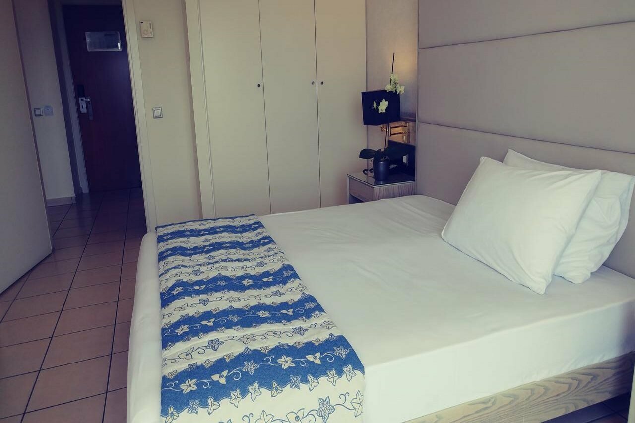 Фото Athineon Hotel